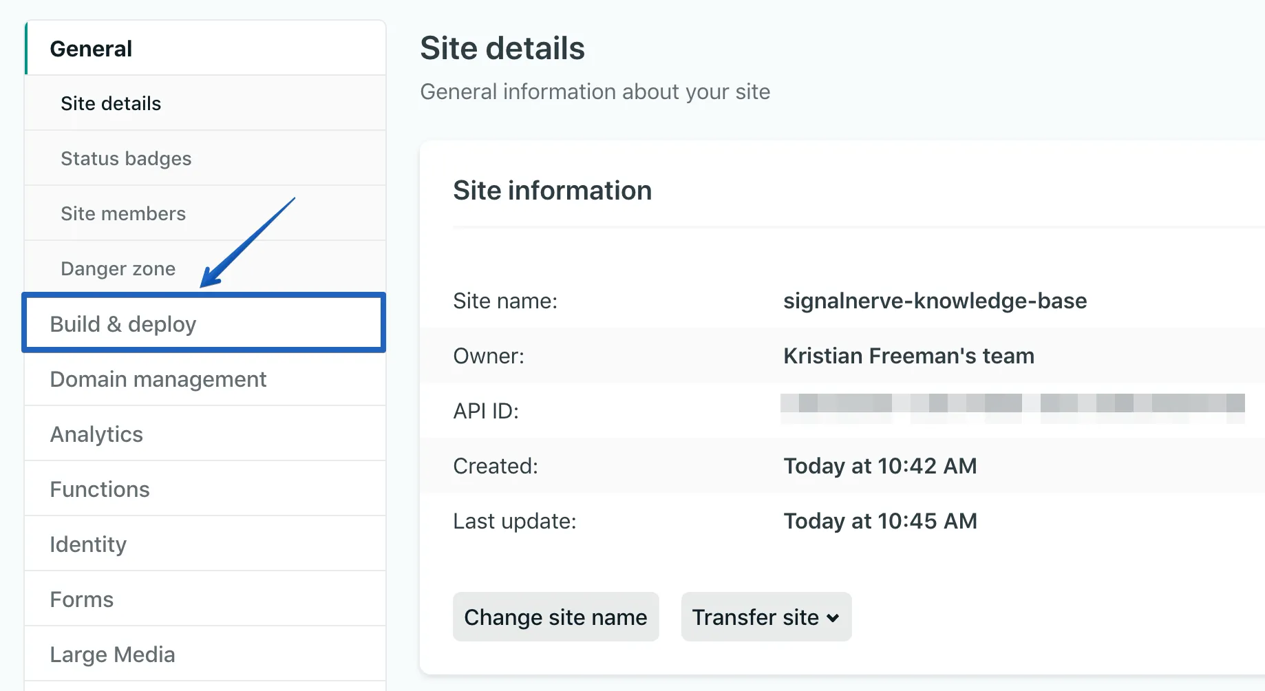 サイドバーでビルドとデプロイを選択